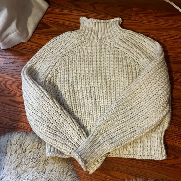 H&M Sweaters - H&M white chunky sweater